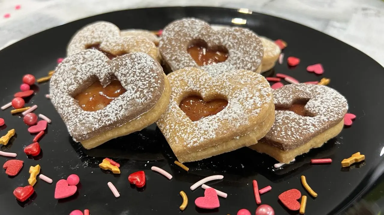 Besos, Corazones y Flechas en Vainilla-Chocolate